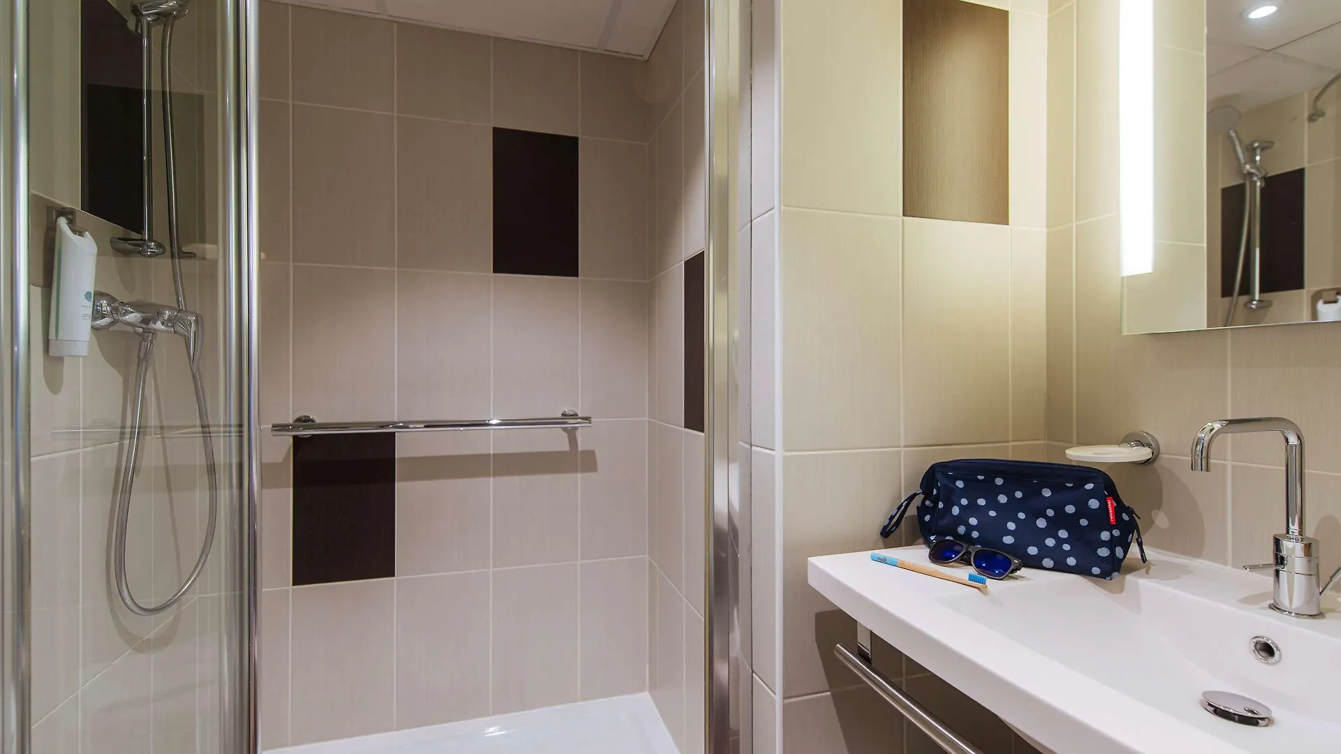 Ibis Styles Nice Aeroport Arenas Hotel 3*,